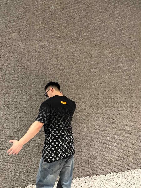 Louis Vuitton T-shirt 260330