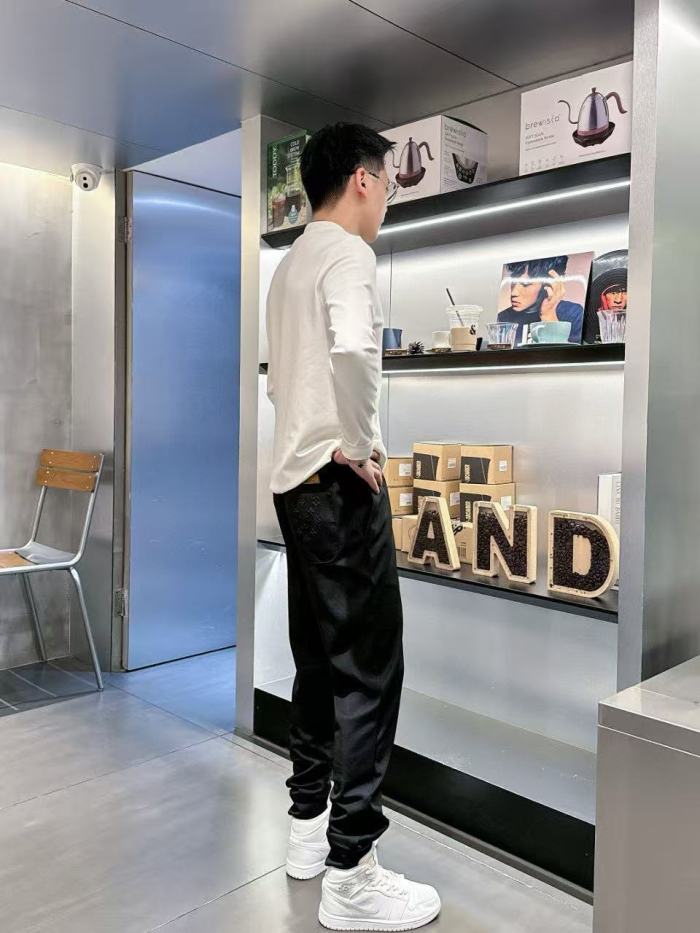 Louis Vuitton Pant 260330