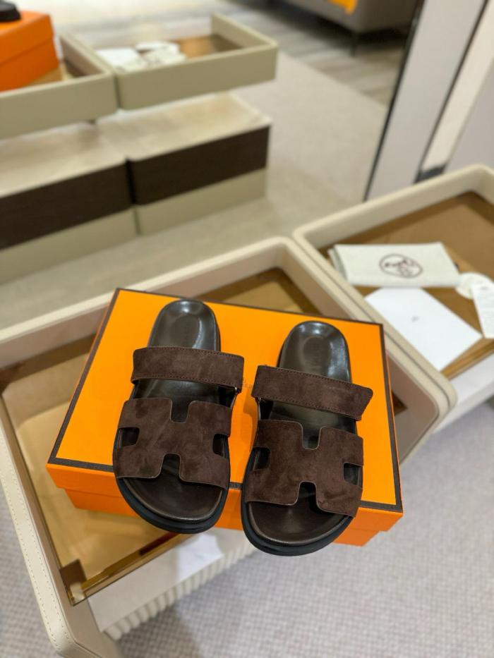 HERMES Chypre Slide Slippers Brown