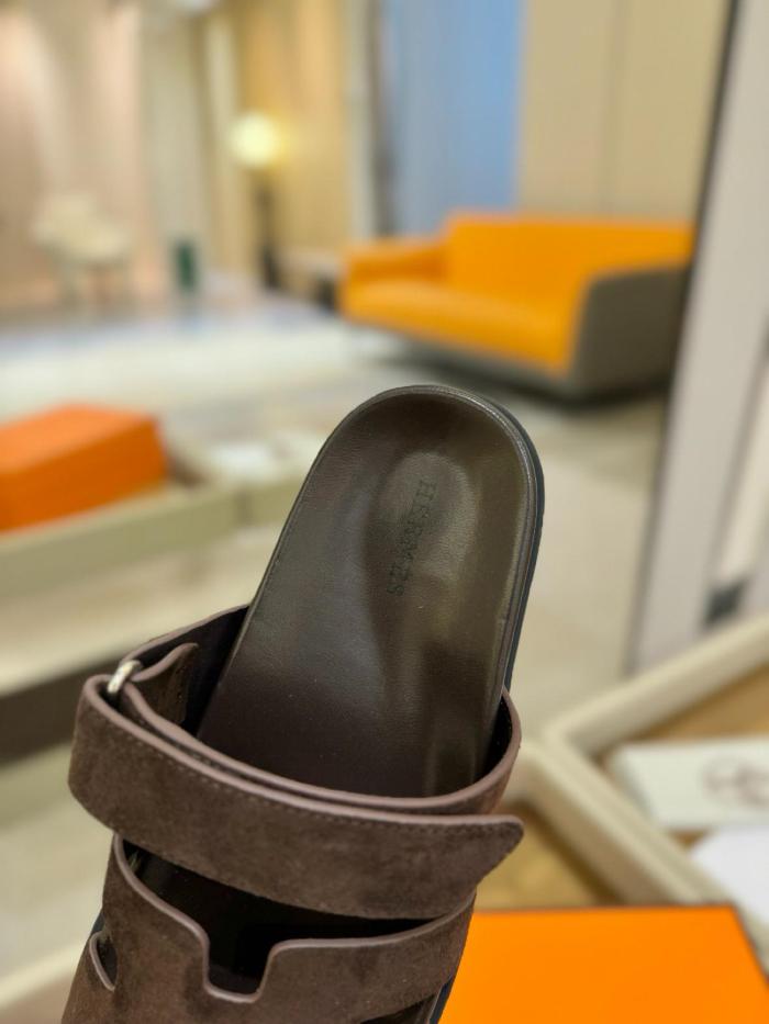 HERMES Chypre Slide Slippers Brown