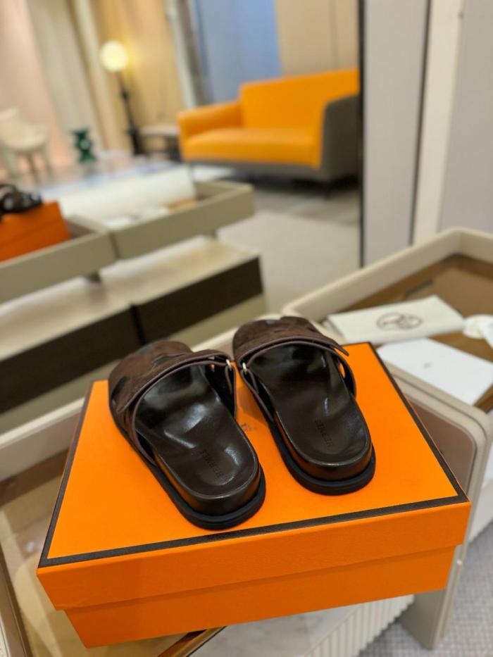 HERMES Chypre Slide Slippers Brown