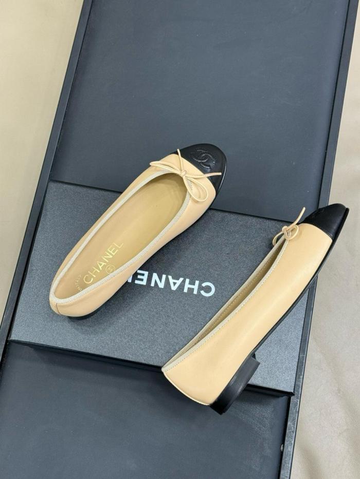 CHANEL Lambskin 10mm Ballet Flats Beige Black Women's