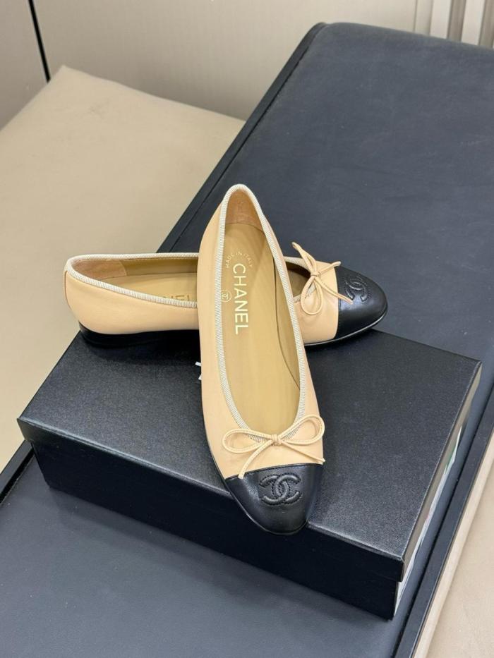 CHANEL Lambskin 10mm Ballet Flats Beige Black Women's