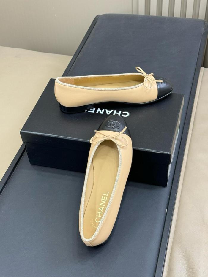 CHANEL Lambskin 10mm Ballet Flats Beige Black Women's