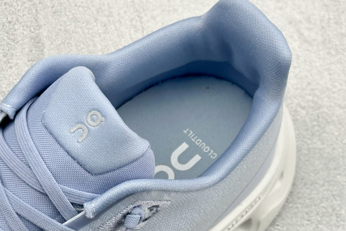 On Cloudtilt Wmns On 'Marsh Heather'