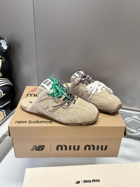 MIU MIU x New Balance Closed Toe Slippers Unisex Brown