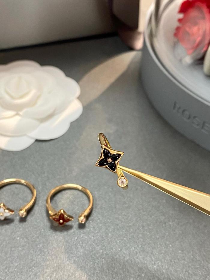 LOUIS VUITTON Color Blossom Mini Star Ring Yellow Gold Onyx And Diamond