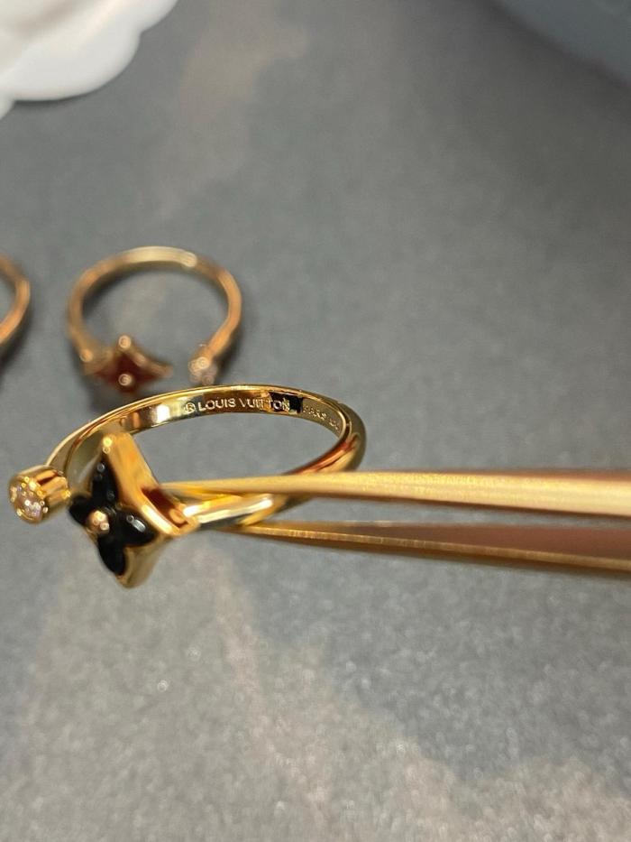 LOUIS VUITTON Color Blossom Mini Star Ring Yellow Gold Onyx And Diamond
