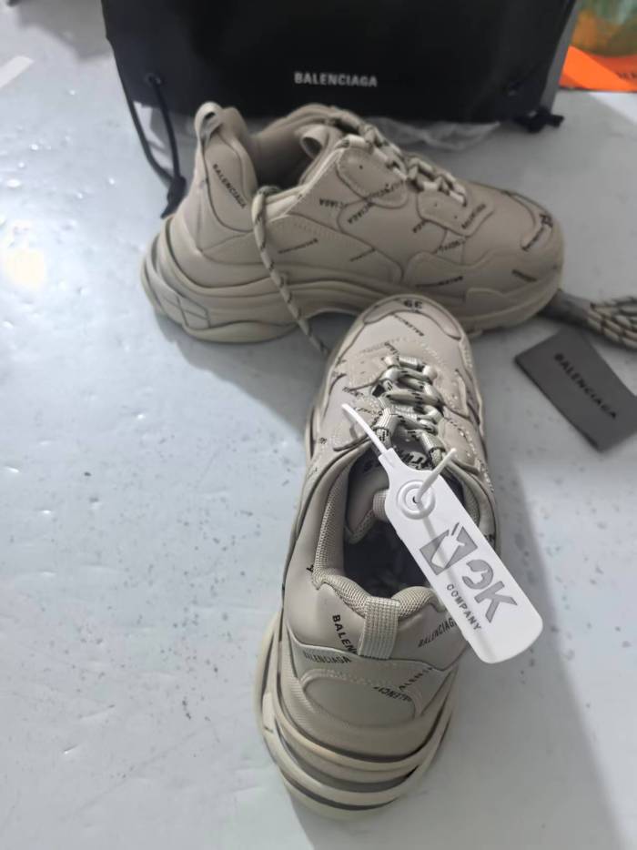 Special offer goods Balenciaga Triple S grey size 39