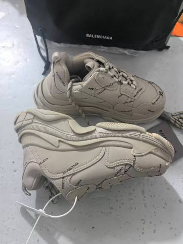 Special offer goods Balenciaga Triple S grey size 39