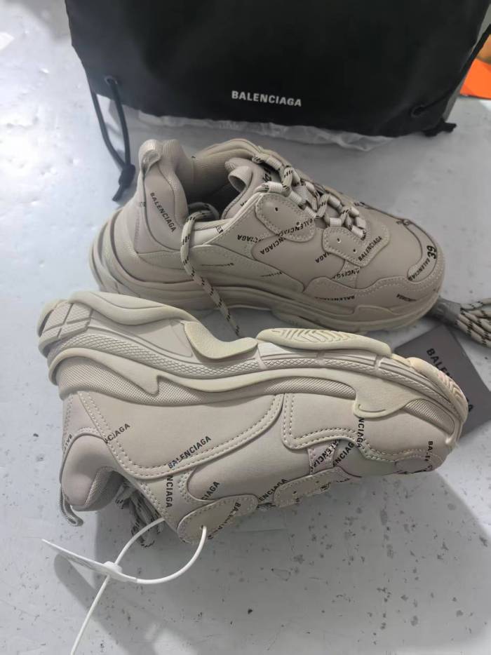 Special offer goods Balenciaga Triple S grey size 39