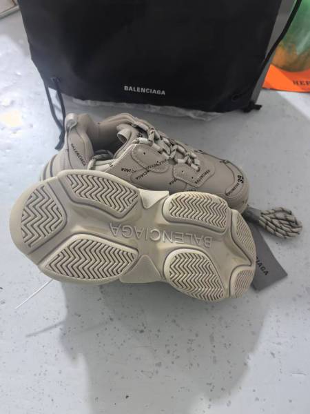 Special offer goods Balenciaga Triple S grey size 39