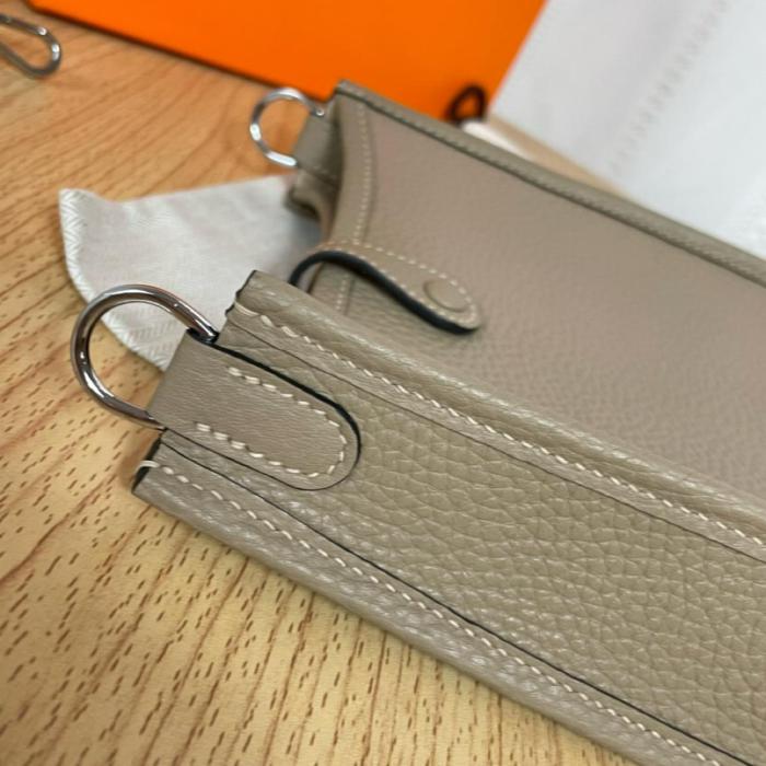 HERMES Evelyne Clemence Bullock Leather Crossbody Bag, Shoulder Bag 16 Women's Q1 Sauge Sage Green H069426CKCX size L16*W5*H18 cm