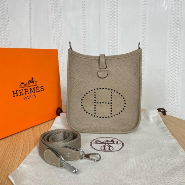 HERMES Evelyne Clemence Bullock Leather Crossbody Bag, Shoulder Bag 16 Women's Q1 Sauge Sage Green H069426CKCX size L16*W5*H18 cm