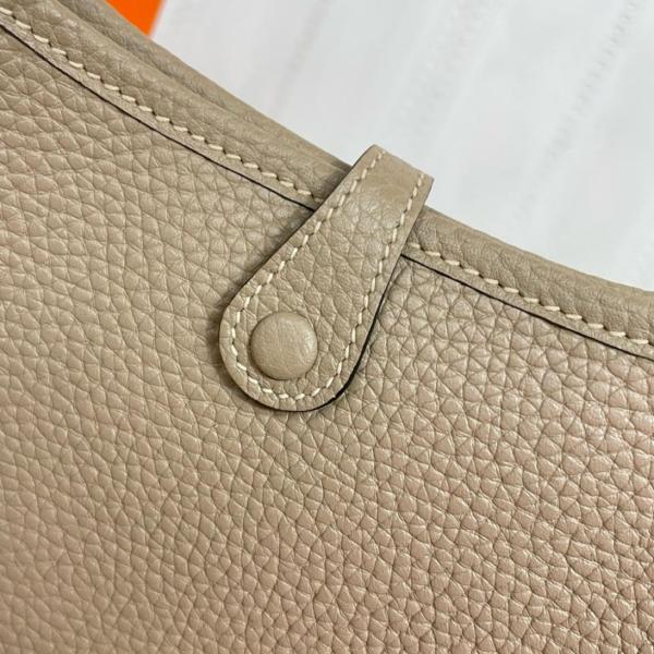 HERMES Evelyne Clemence Bullock Leather Crossbody Bag, Shoulder Bag 16 Women's Q1 Sauge Sage Green H069426CKCX size L16*W5*H18 cm