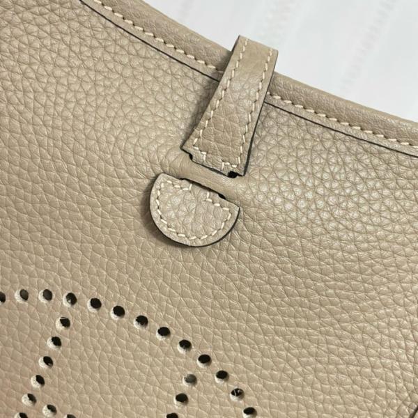 HERMES Evelyne Clemence Bullock Leather Crossbody Bag, Shoulder Bag 16 Women's Q1 Sauge Sage Green H069426CKCX size L16*W5*H18 cm