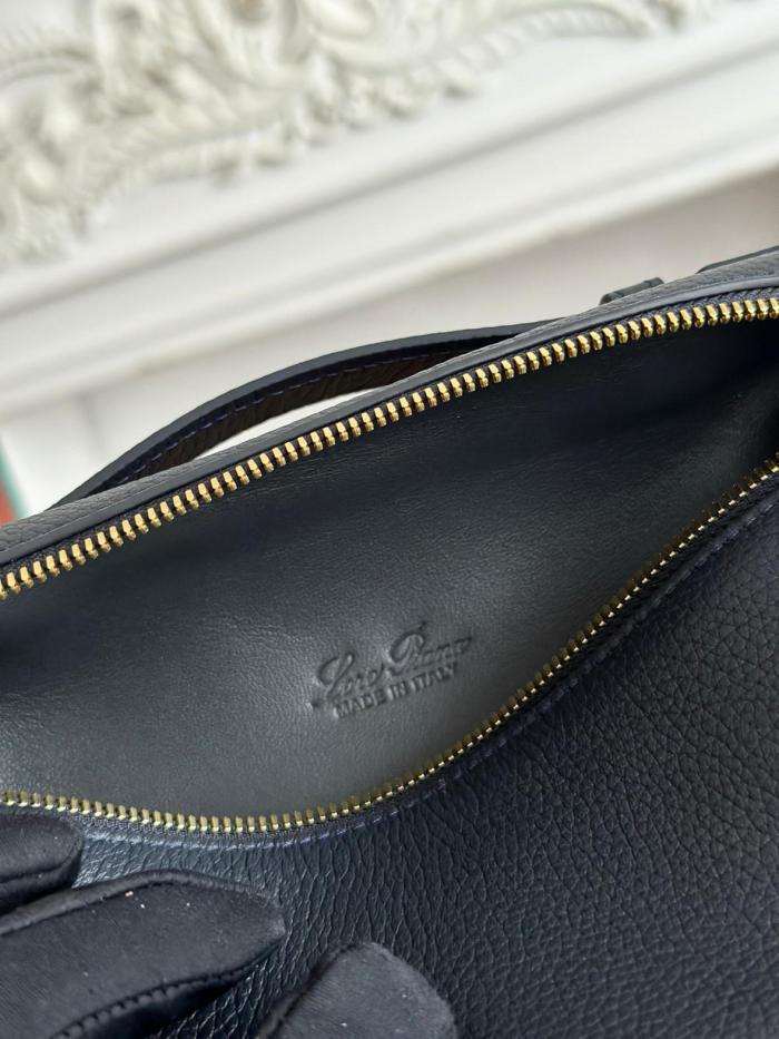 Loro Piana ExtraPocket Leather One Shoulder Handbag Women's Black FAN4045-8000 size L20 W6 H11cm