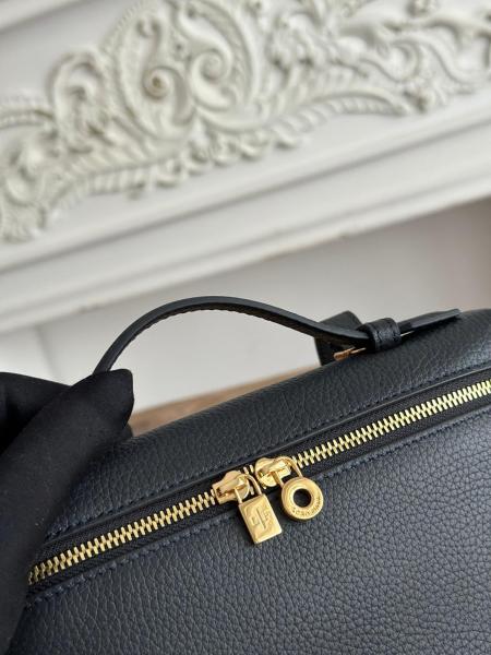 Loro Piana ExtraPocket Leather One Shoulder Handbag Women's Black FAN4045-8000 size L20 W6 H11cm