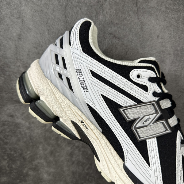 New Balance 1906R White Black Metallic