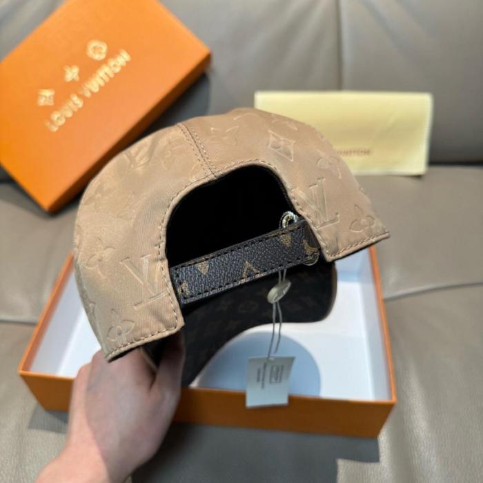 Louis Vuitton 2020 monogram baseball cap