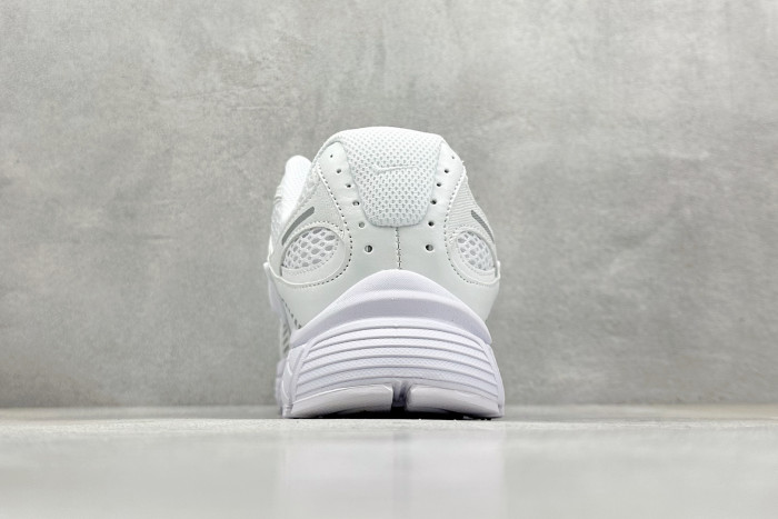 Nike V5 RNR White Black Metallic Silver