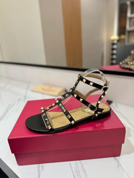 Valentino Garavani Rockstud Ankle-strap Flat Sandals