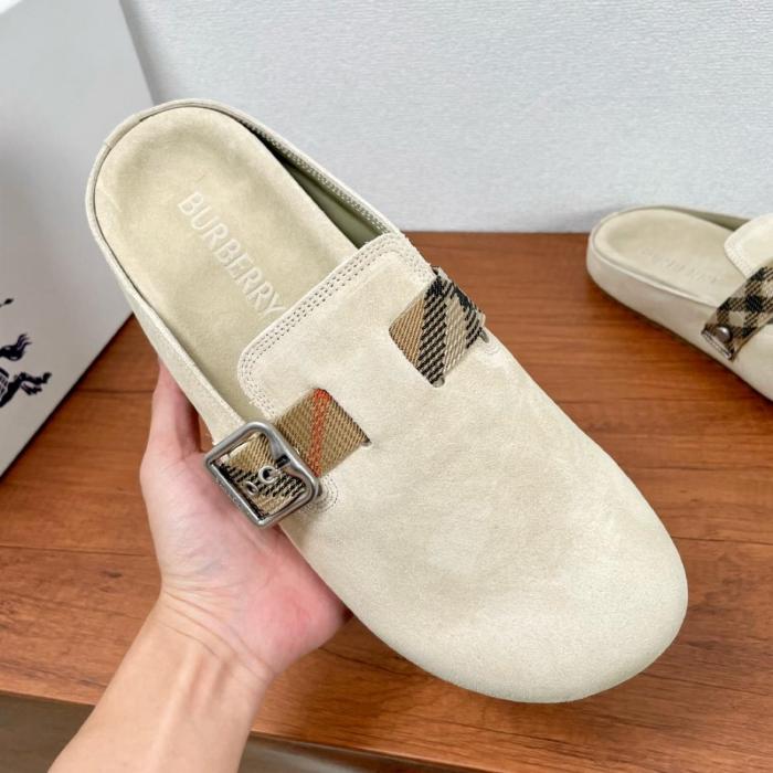 Burberry Closed Toe Slippers Beige