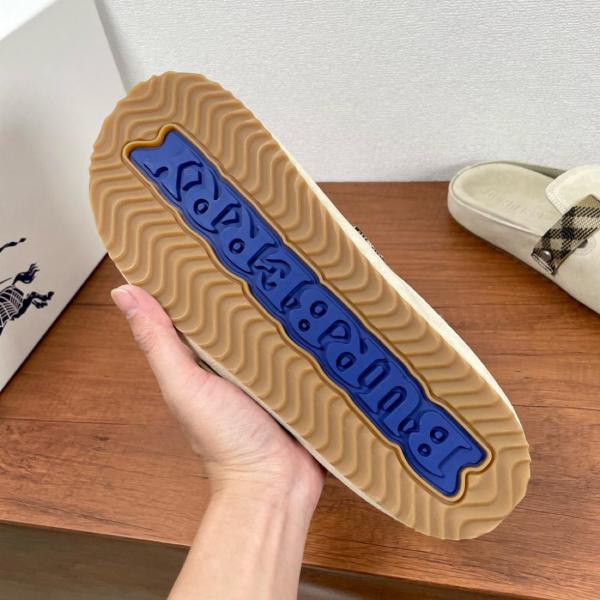 Burberry Closed Toe Slippers Beige