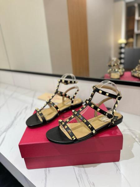 Valentino Garavani Rockstud Ankle-strap Flat Sandals