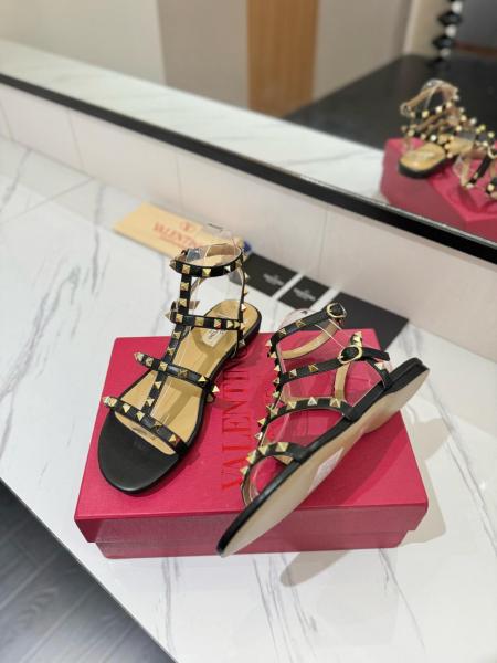 Valentino Garavani Rockstud Ankle-strap Flat Sandals