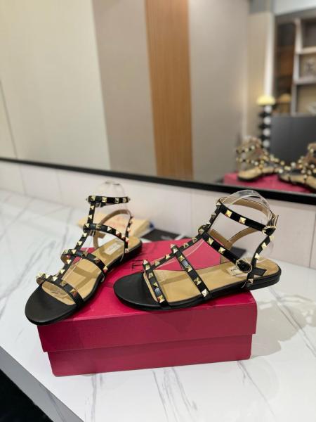 Valentino Garavani Rockstud Ankle-strap Flat Sandals