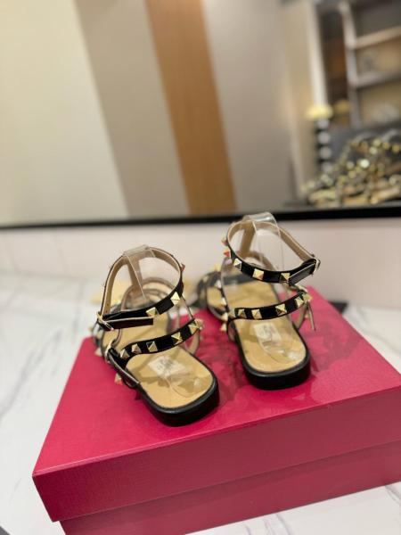 Valentino Garavani Rockstud Ankle-strap Flat Sandals