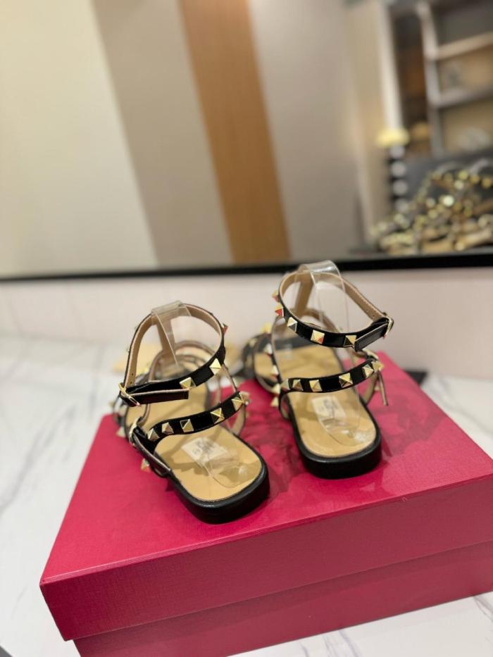 Valentino Garavani Rockstud Ankle-strap Flat Sandals