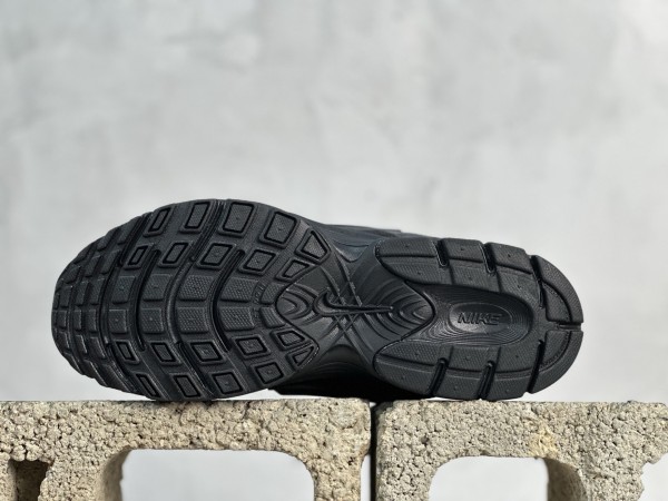 Nike V5 RNR Black Anthracite