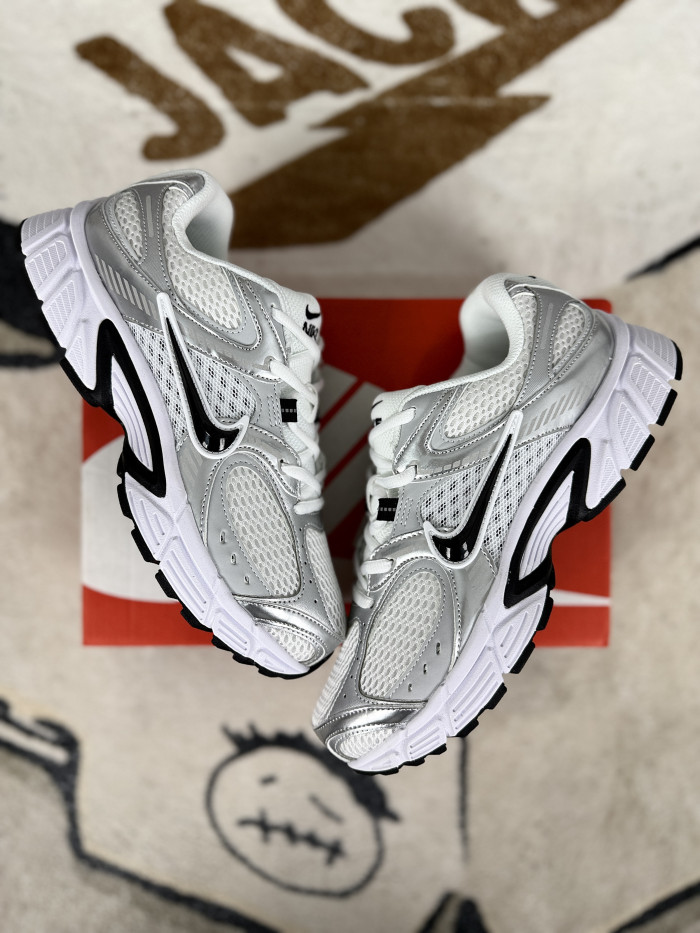 Nike V5 RNR White Vast Grey College Grey Black
