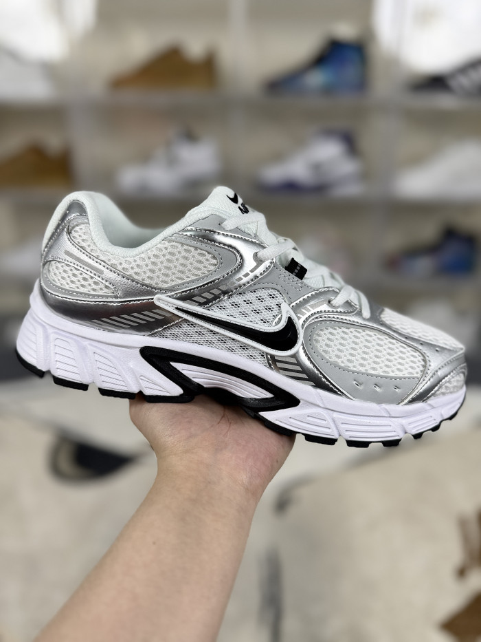 Nike V5 RNR White Vast Grey College Grey Black