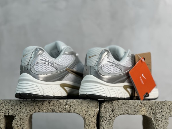 Nike V5 RNR Parachute Beige Metallic Pewter