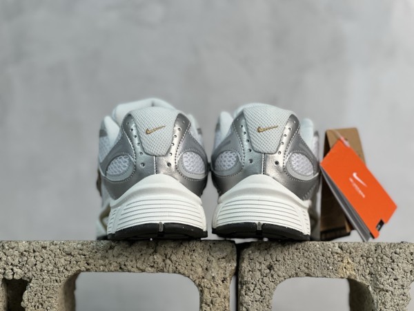 Nike V5 RNR Parachute Beige Metallic Pewter