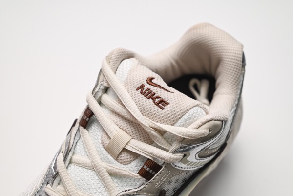 Nike V5 RNR Sail Fauna Brown Phantom Light Orewood Brown