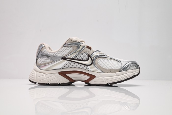 Nike V5 RNR Sail Fauna Brown Phantom Light Orewood Brown