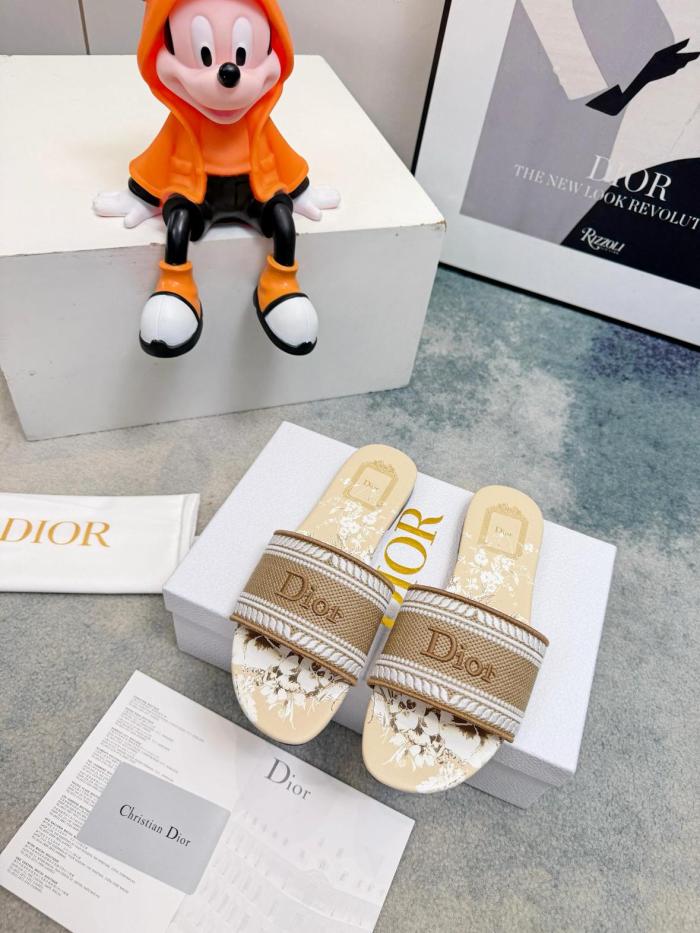 DIOR Dway Slide Slippers Women's Beige