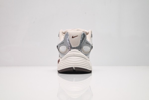 Nike V5 RNR Sail Fauna Brown Phantom Light Orewood Brown