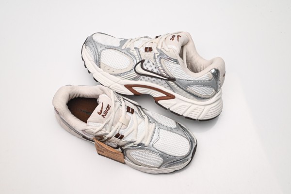Nike V5 RNR Sail Fauna Brown Phantom Light Orewood Brown