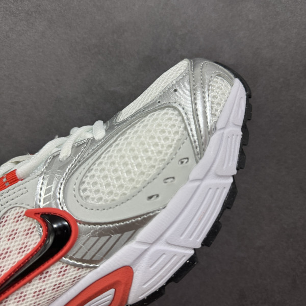 Nike V5 RNR White Picante Red Vast Grey Black