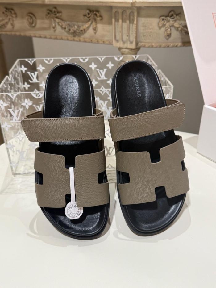 HERMES Chypre Comfortable Round Toe Rubber Sole Slide Slippers Men's Elephant Gray