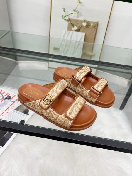 GUCCI Slide Slippers Brown