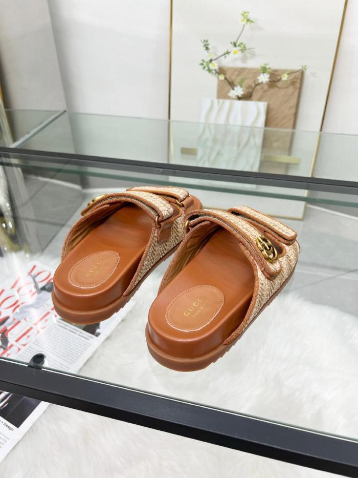 GUCCI Slide Slippers Brown