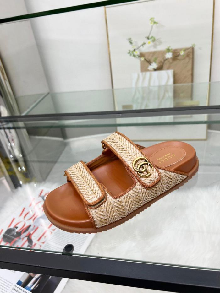GUCCI Slide Slippers Brown
