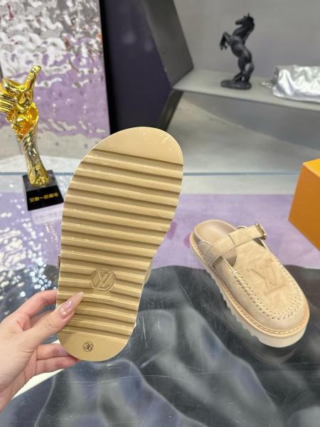 LOUIS VUITTON Colorado Closed Toe Slippers Women's Beige