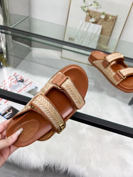 GUCCI Slide Slippers Brown